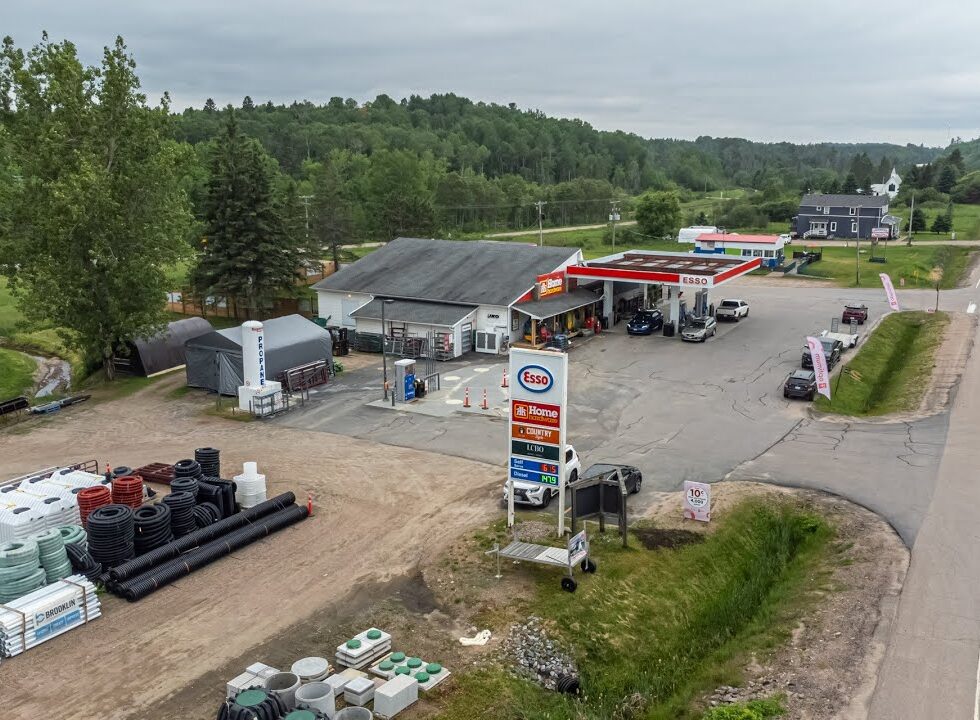 Esso + LCBO + Det House